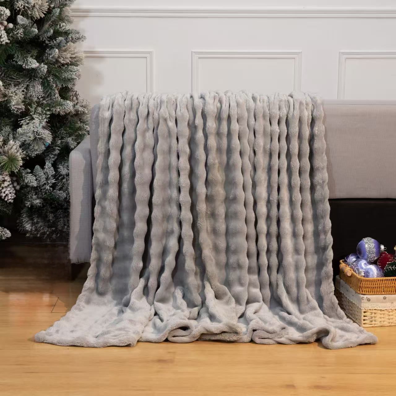 IMG-20260530-WA0007 Koc pluszowy mikrofibra 160x200 Fala jasny szary - obrazek 1